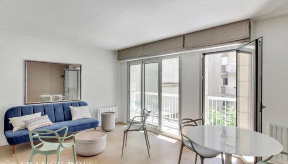 Another Attractive Flat Near By St-germain, St-placide Appartement