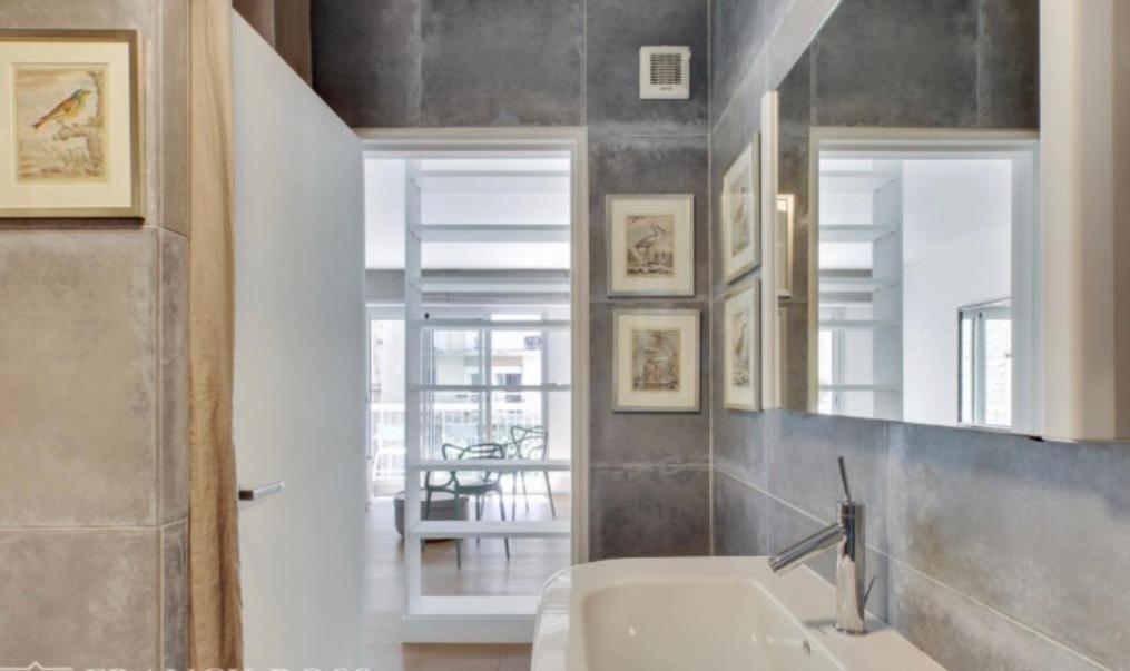 Another Attractive Flat Near By St-germain, St-placide